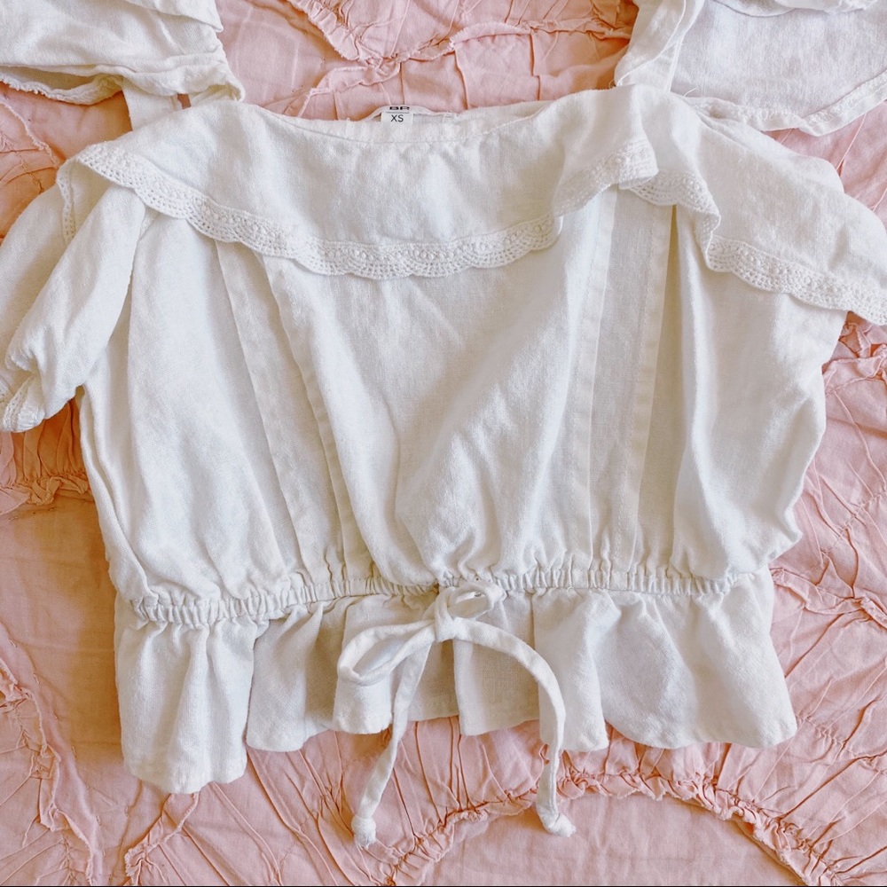WHITE RUFFLE TOP - Picture 2 of 5